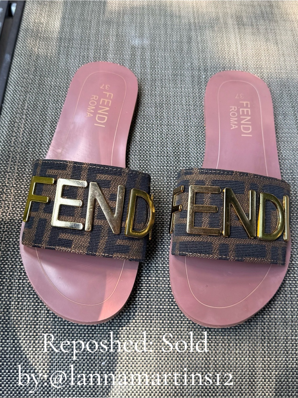 Fendi Brown Monogram Strap Pink
Slide Sandals with Gold Logo
Size: 7